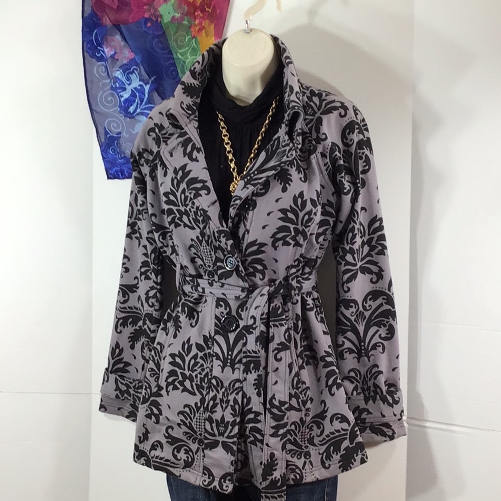 LA Kitty button front belted jacket M